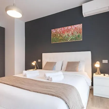 Large With Balcony In Centre شقة بادوفا